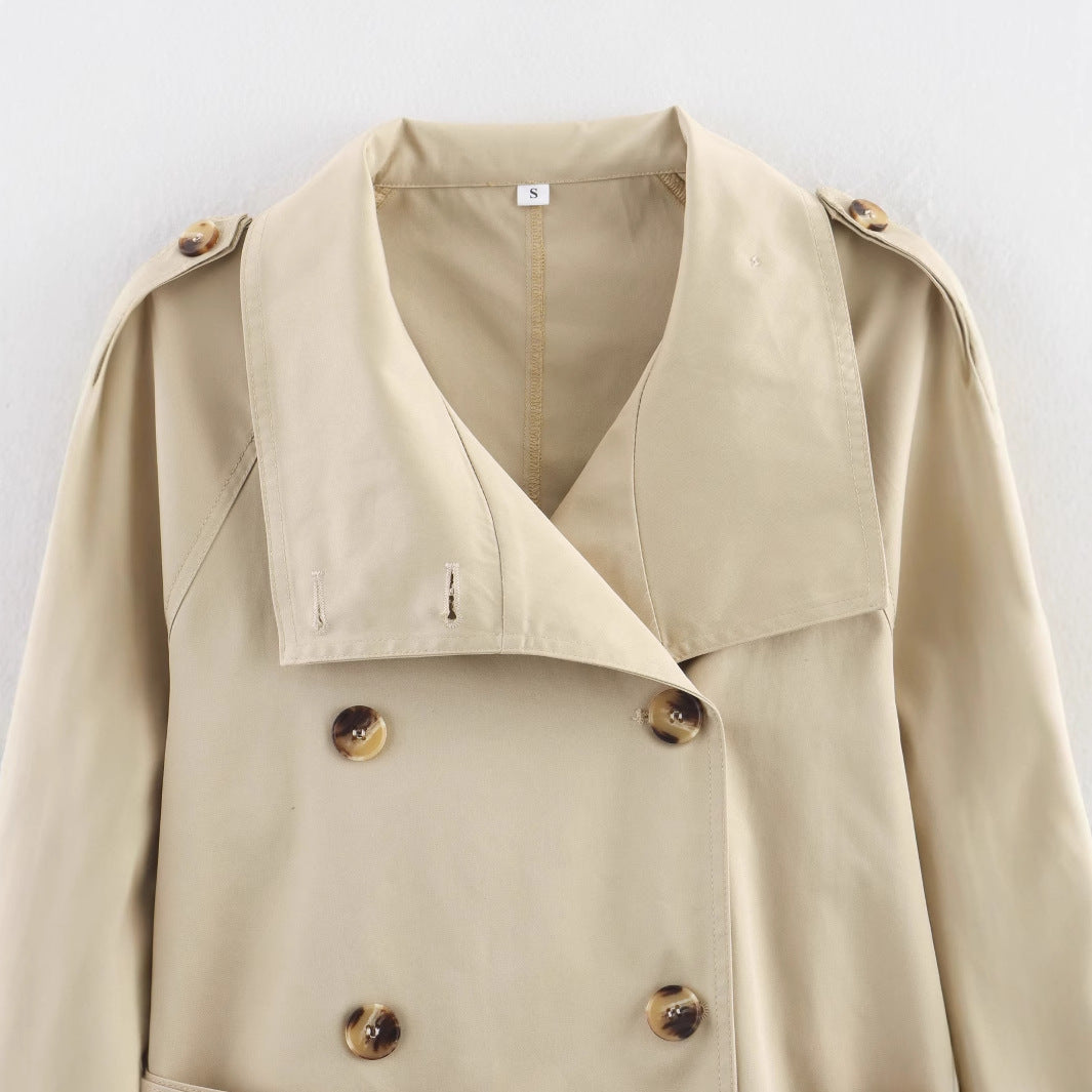 Damen modischer Trenchcoat mit hoch geschlossenem Kragen und praktischen Schulterriegeln EB