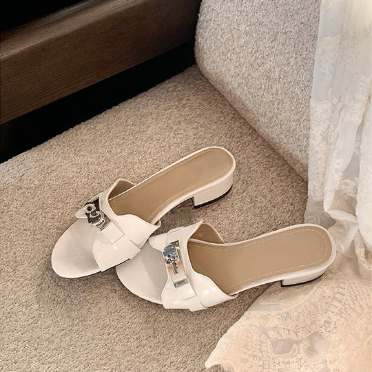 Damen elegante Pantoletten mit modischem Kettendetail EB