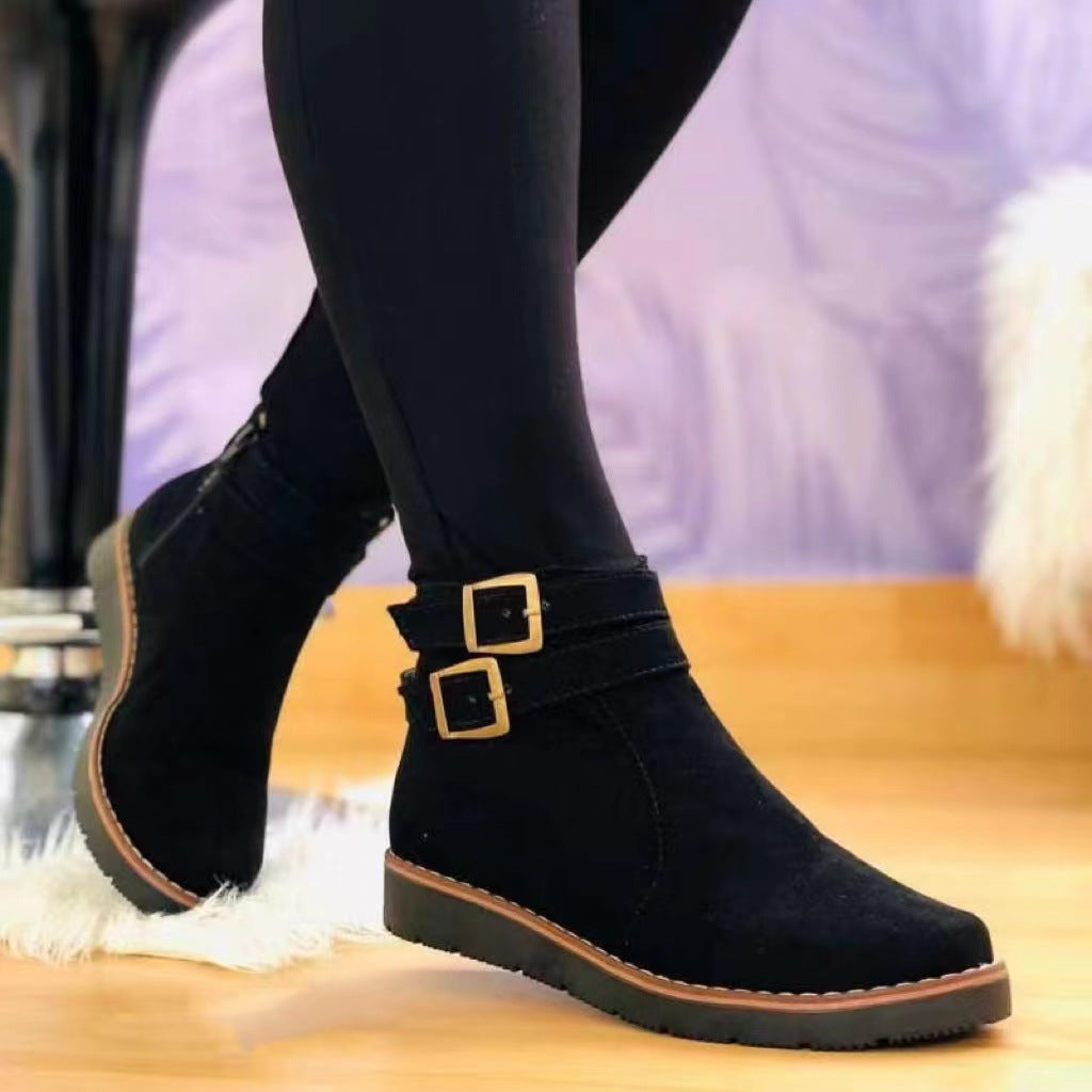Damen nan Wildlederoptik Ankleboot mit doppelter Zierschnalle, seitlichem Reißverschluss und rutschfester Profilsohle EB