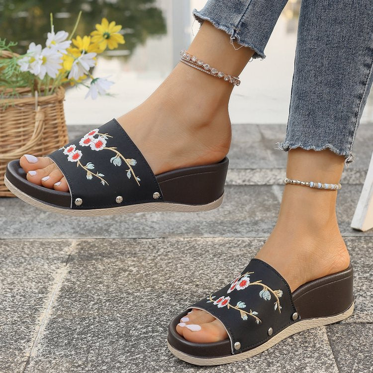 Damen modische Sandalen mit floralem Kunstlederdesign und rutschfester Sohle EB