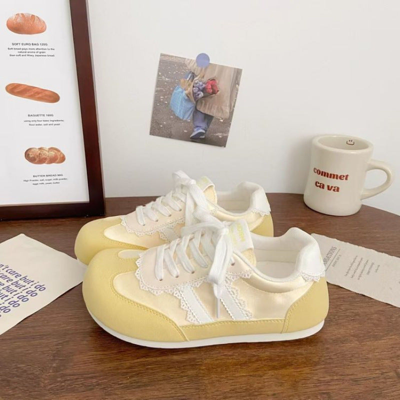 Damen Sneakers mit verspieltem Spitzendetail und atmungsaktiver Obermaterialstruktur EB