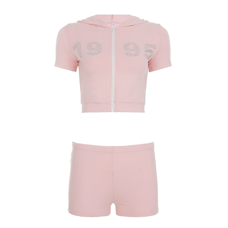 Damen sportliches cropped Hoodie-Set mit kurzen Shorts und glänzenden Akzenten EB
