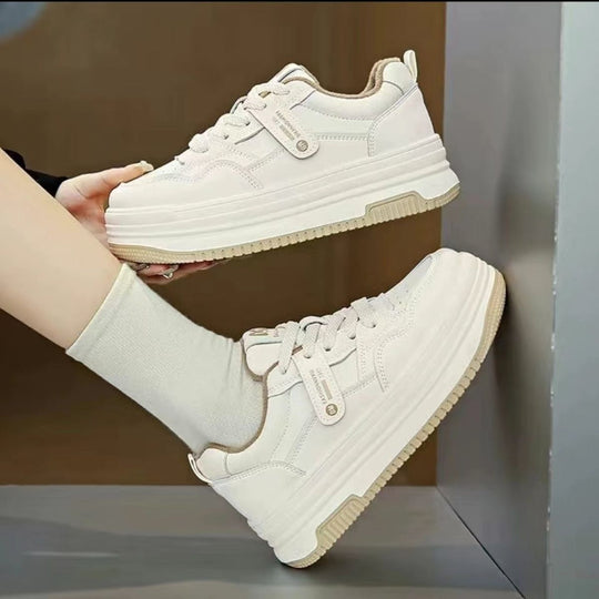 Damen Chunky Sneaker mit hohem Komfort und modischem Design EB