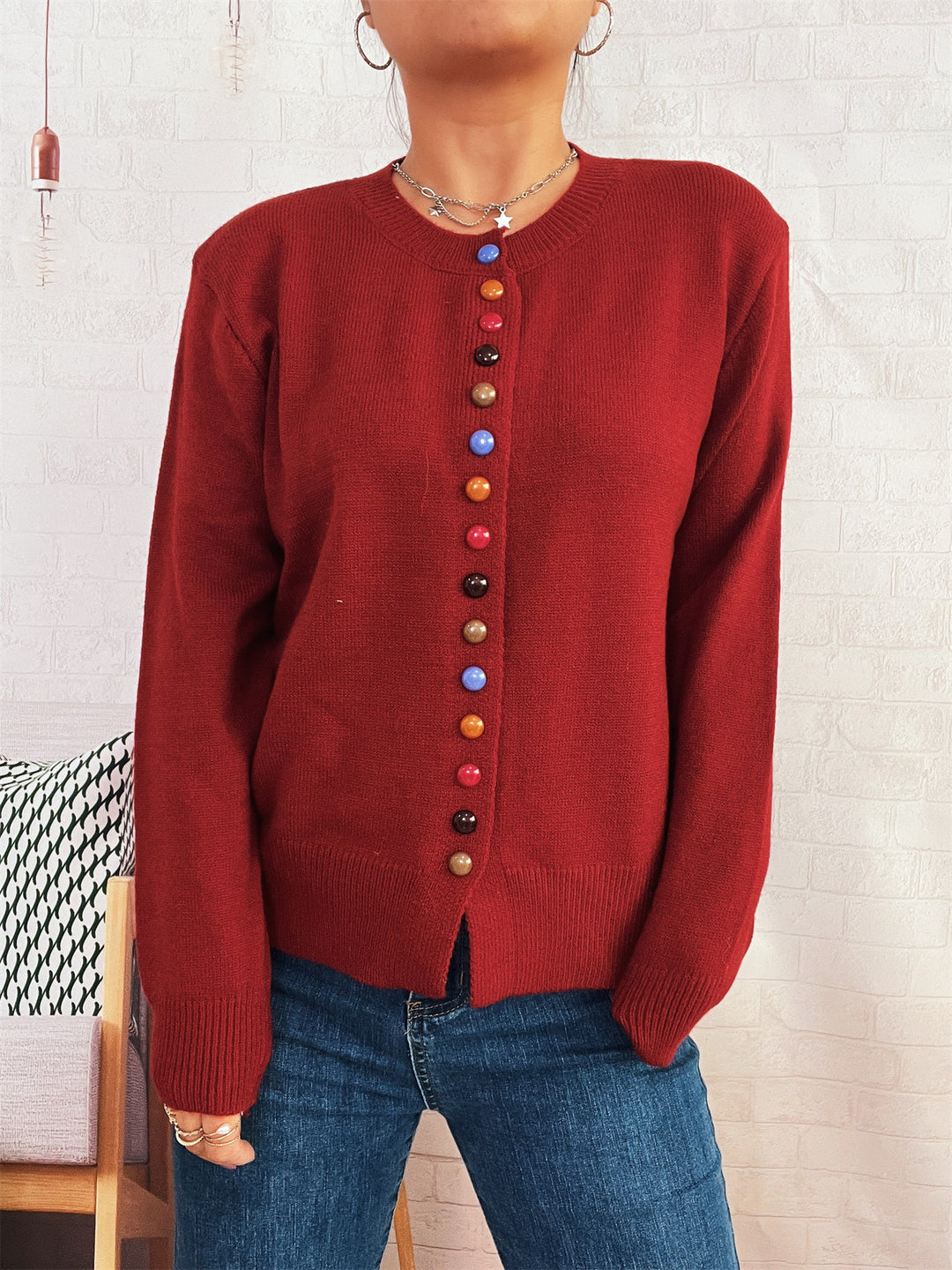 Damen stilvolle Strickjacke mit bunten Knöpfen EB