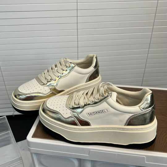 Damen Sneaker mit glänzendem Obermaterial und dämpfender Sohle EB