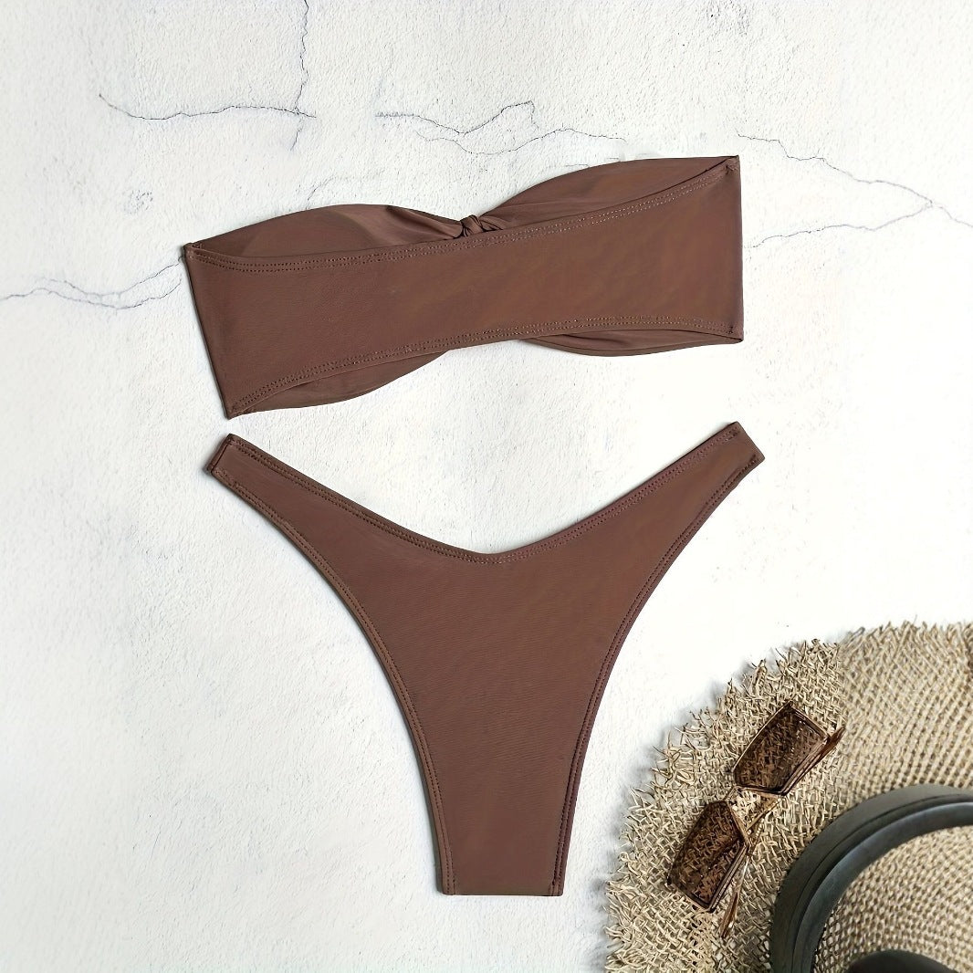 Damen Bandeau-Bikini mit hohem Beinausschnitt und dezenter Raffung EB