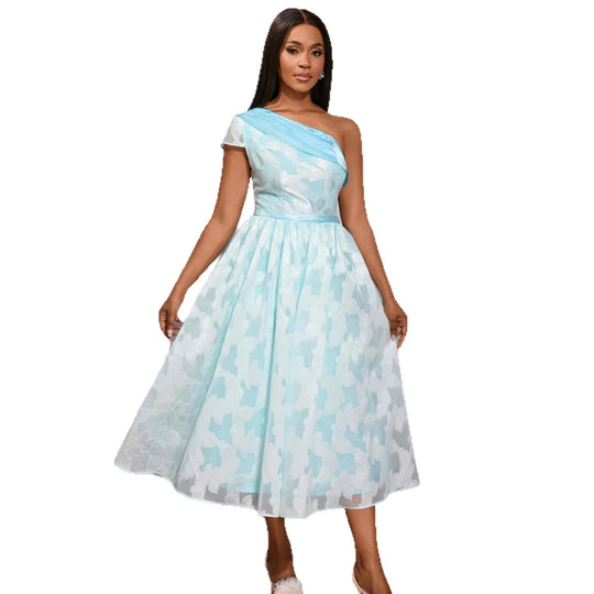 Damen Cocktailkleid mit asymmetrischem Design und floralen Akzenten EB
