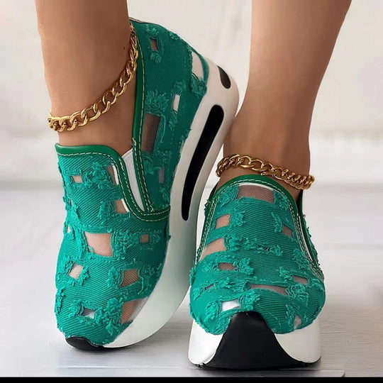Damen Atmungsaktive Slip-On Sneakers mit modischem Lochdesign EB