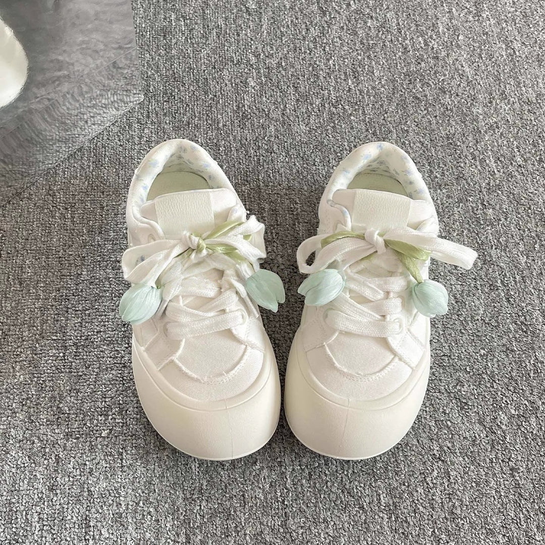 Damen Sneakers mit dekorativen Blütenakzenten und bequemer Polsterung EB