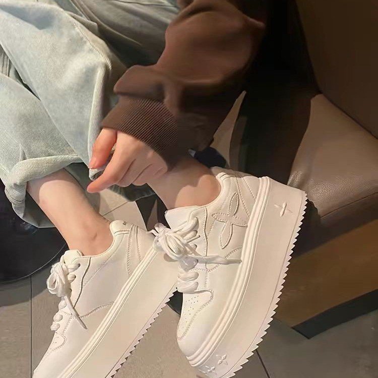 Damen Plateau-Sneaker mit modischem Design und dämpfender Sohle EB
