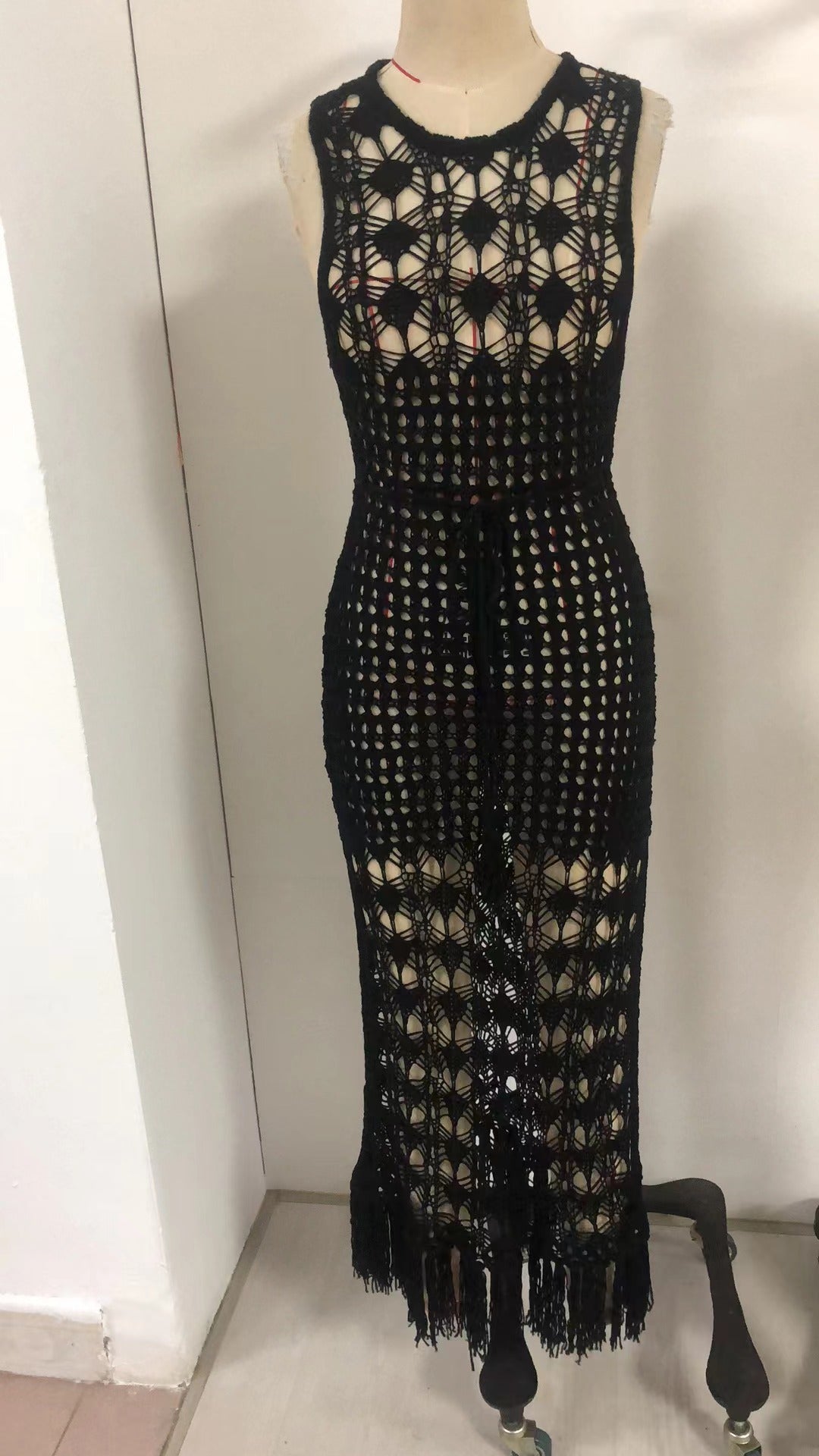 Damen gehäkeltes Maxikleid mit dezenter Lochmuster-Optik EB