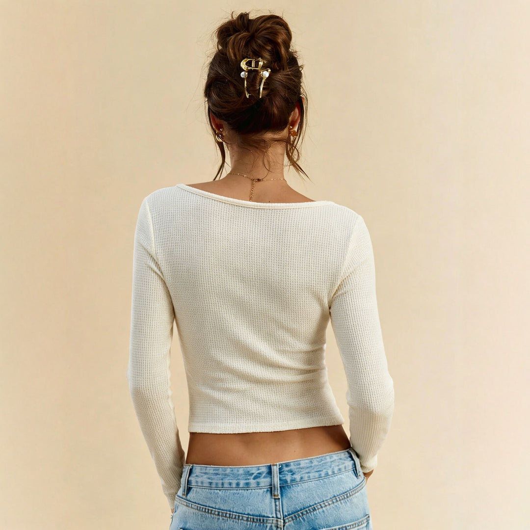 Damen geripptes Waffelstrick-Longsleeve mit U-Boot-Ausschnitt, figurbetonter Passform und Spitzenmanschetten Eichborn Berlin