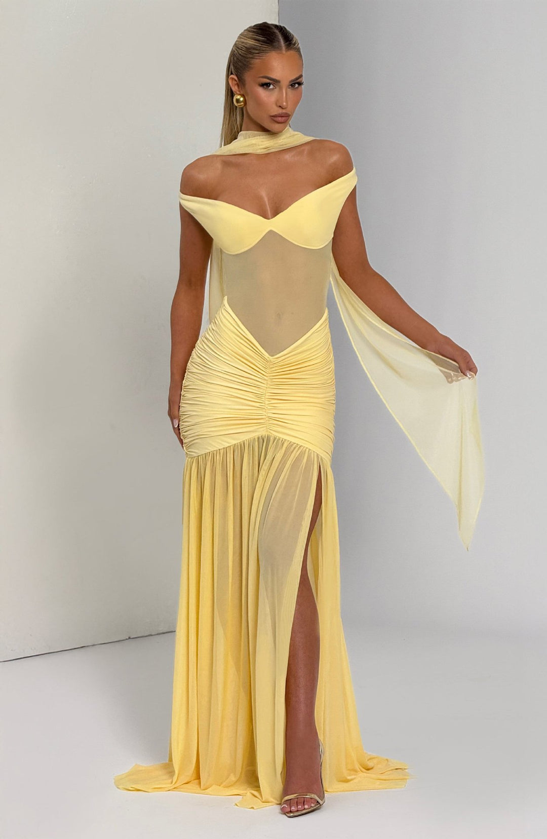 Damen Elegantes Maxikleid mit schulterfreiem Design und raffinierten Faltenwurf EB
