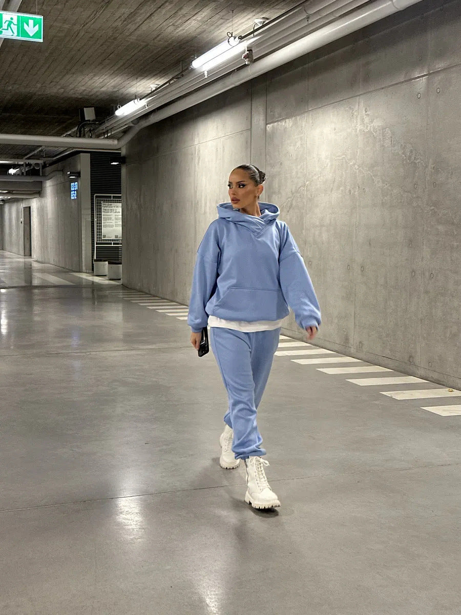Damen gemütlicher Oversized Hoodie mit intuitivem Kordelzug und passender Jogginghose EB