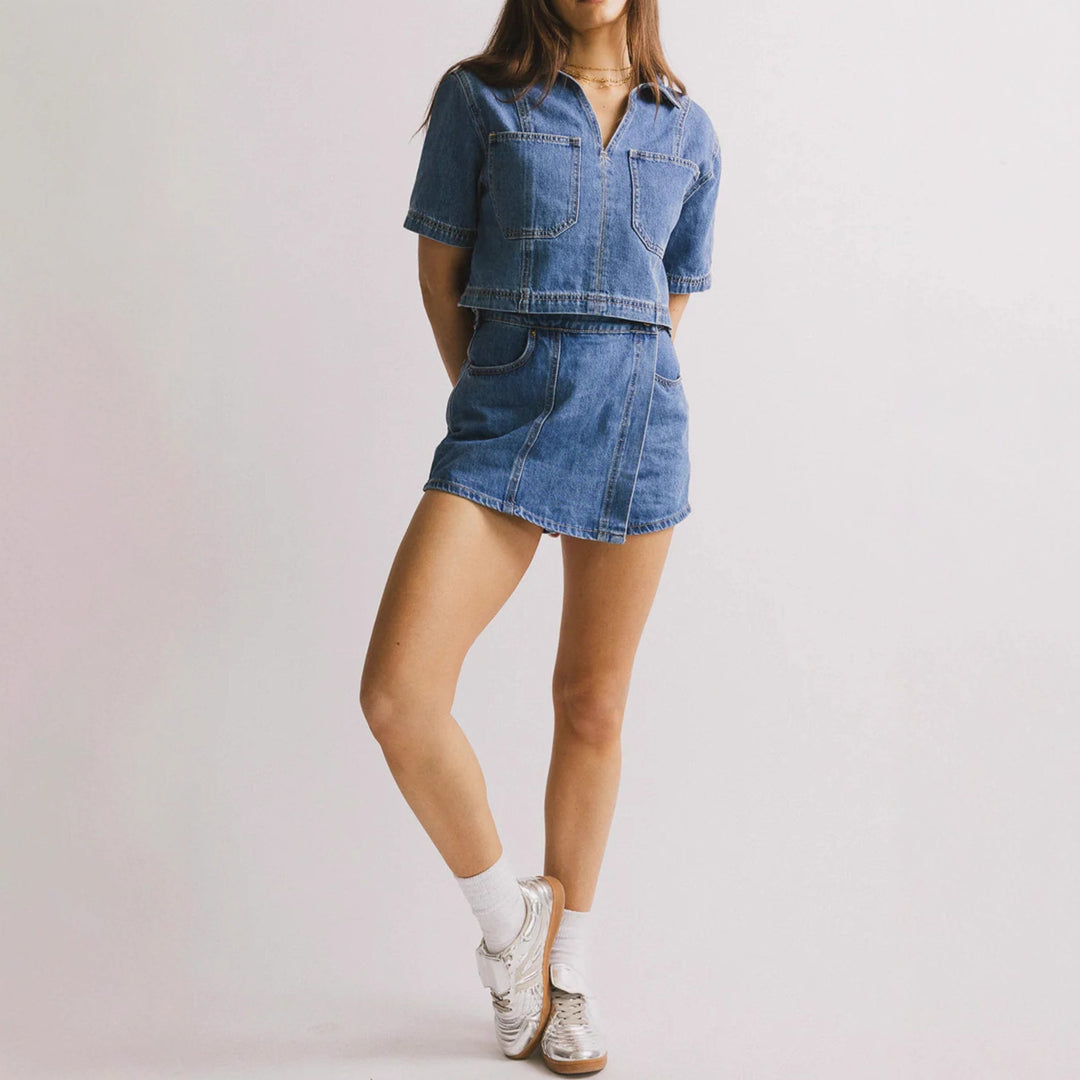 Damen Denim-Crop-Hemd mit aufgesetzten Taschen und knieumspielendem Rock EB