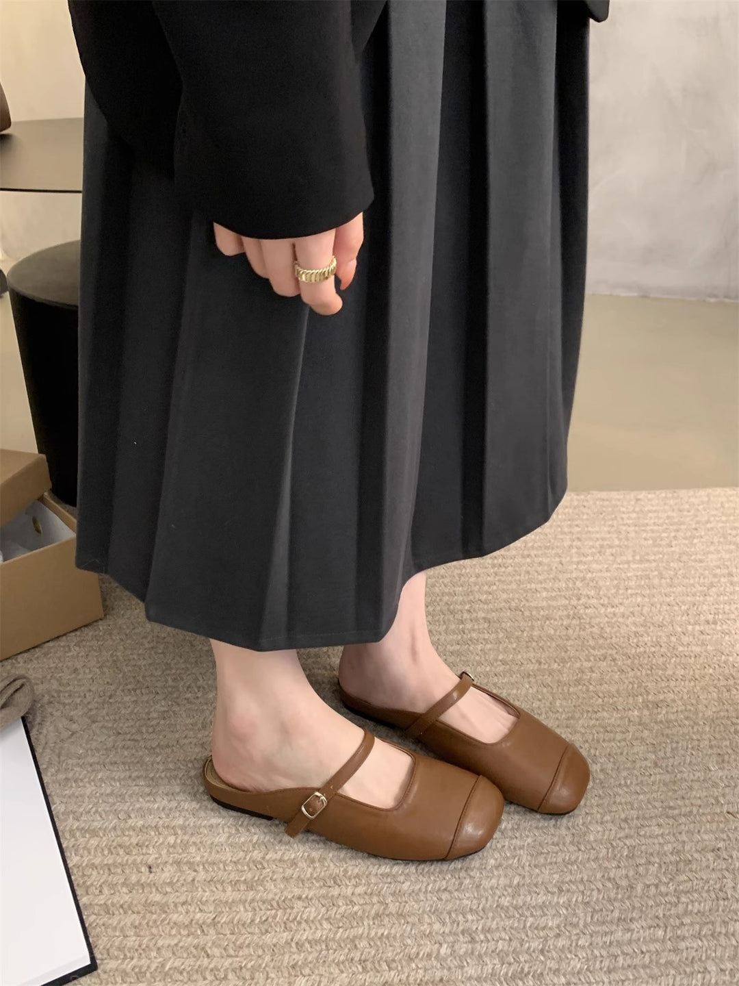 Damen Premium Clogs mit modischem Schnallen-Detail und bequemer Sohle EB