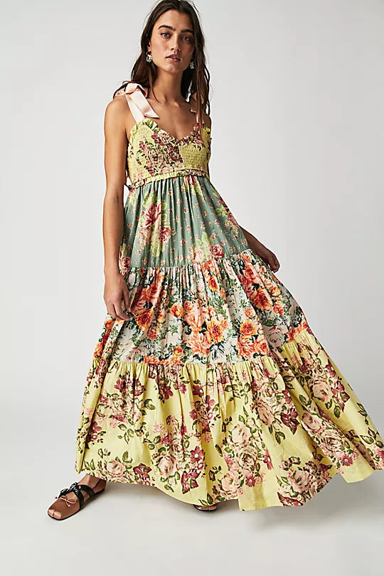 Damen Maxikleid mit floralen Mustern und voluminösem Rock EB
