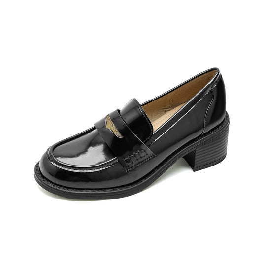 Damen elegante Mokassins mit glänzendem Lack und komfortablem Blockabsatz EB