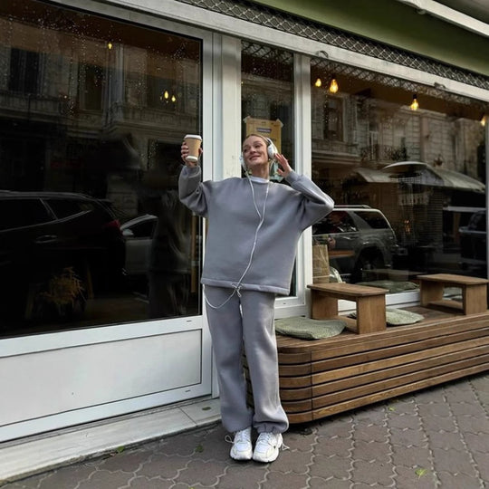 Damen Oversize-Sweatshirt und High-Waist Lounge-Jogginghose Set aus brushed Baumwollmix Eichborn Berlin