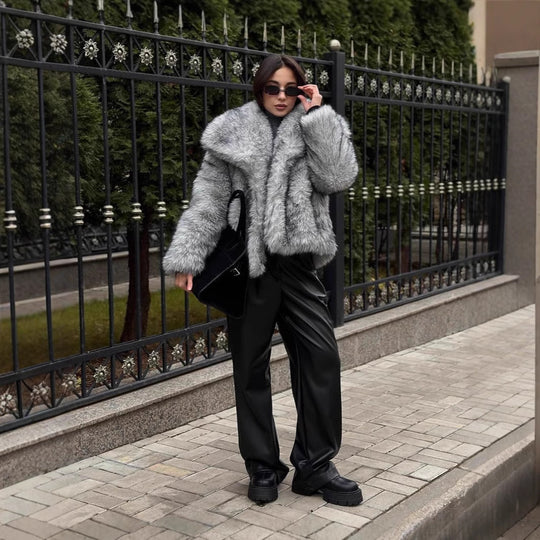 Damen elegante Kunstfelljacke mit voluminösem Kragen und verschließbaren Taschen EB