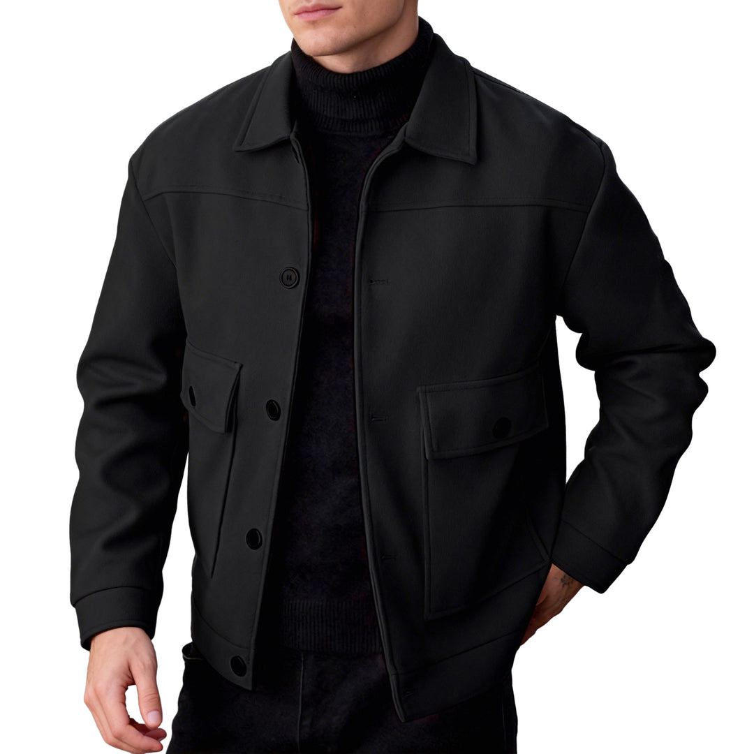Herren nan kurze Woll-Feldjacke mit Hemdkragen aufgesetzten Pattentaschen und klarer Silhouette EB