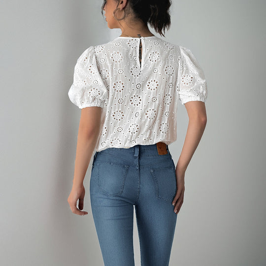 Damen Bluse mit Rüschen und raffiniertem Schnürdetail EB