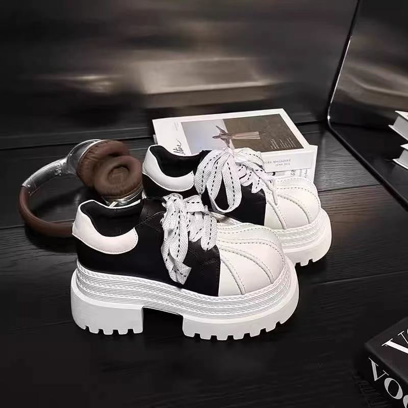 Damen Chunky Sneaker mit robustem Profil und stylischer Nahtdetails EB