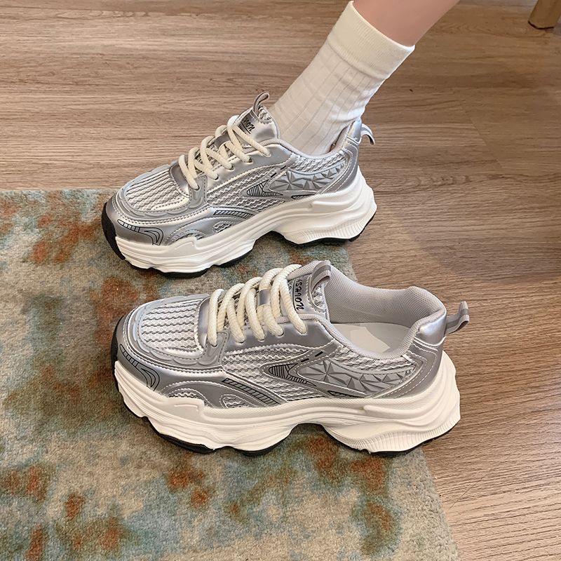 Damen Sportliche Sneakers mit atmungsaktiver Mesh-Oberfläche und designstarker Dämpfung EB