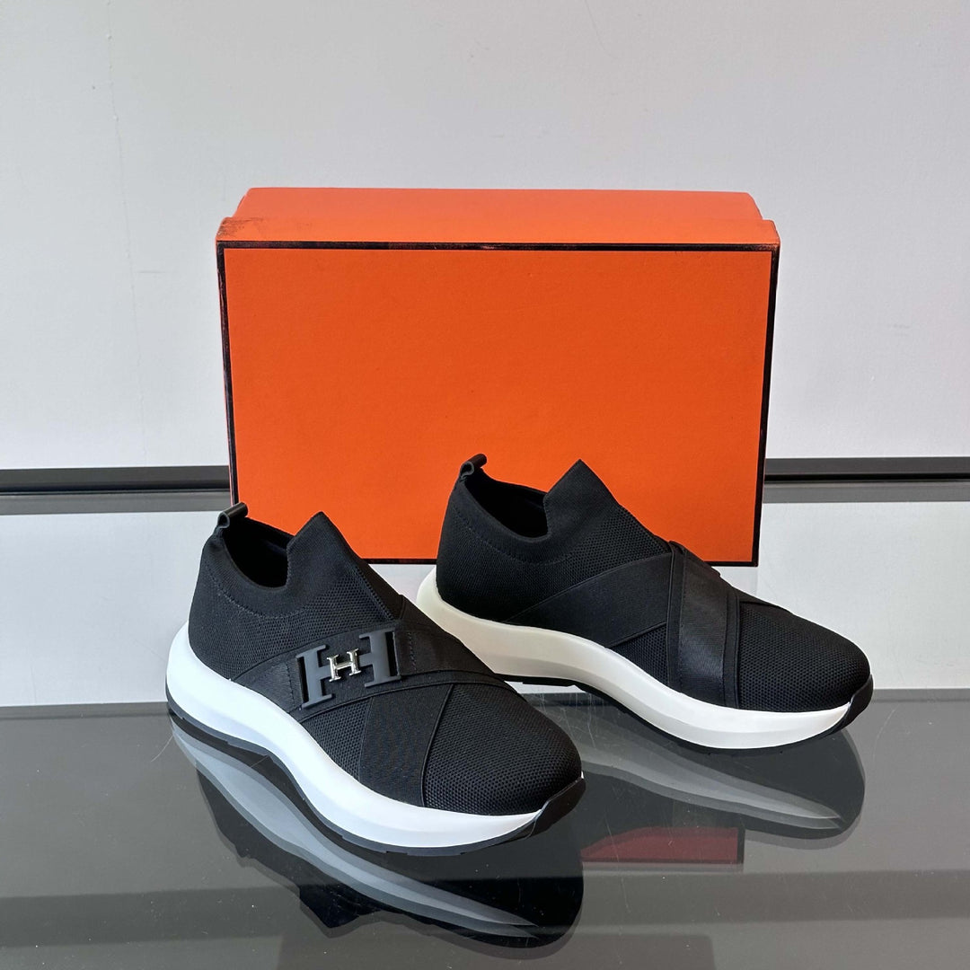 Damen Sportliche Slip-On Sneakers mit atmungsaktiver Mesh-Oberfläche und Dämpfungssystem EB
