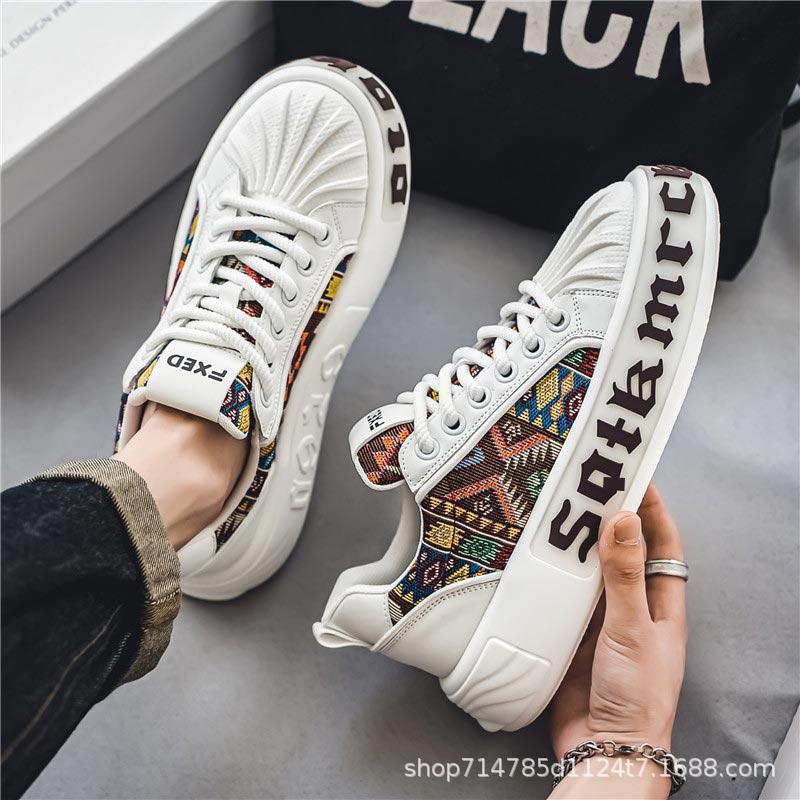 Damen modische Sneakers mit innovativem Mustermix EB