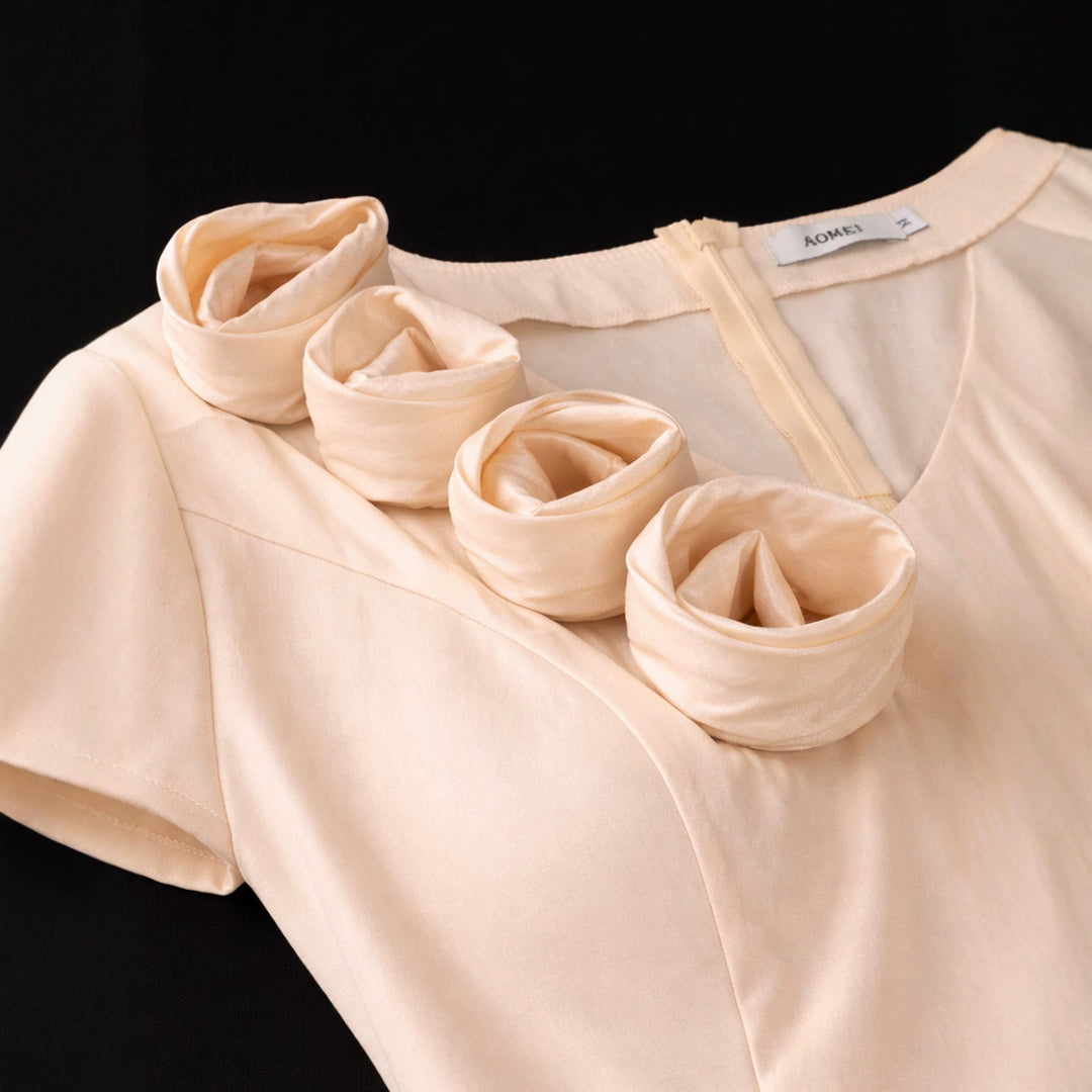Damen figurbetontes Kleid mit Volant und Blütenapplikationen EB