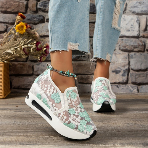 Damen Slip-On Sneaker mit floralem Design und gepolsterter Sohle EB
