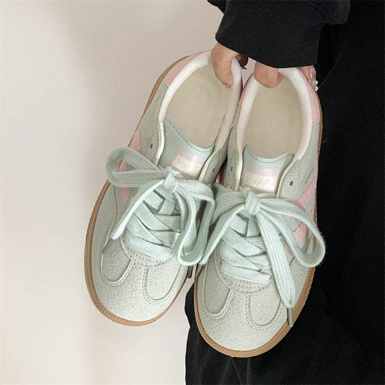 Damen Sportliche Sneakers mit reflektierenden Elementen und atmungsaktiver Oberflächenstruktur EB