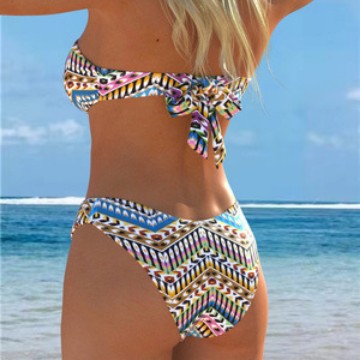 Damen Bandeau-Bikini mit stylischem Ethno-Muster und hohem Taillenschnitt EB