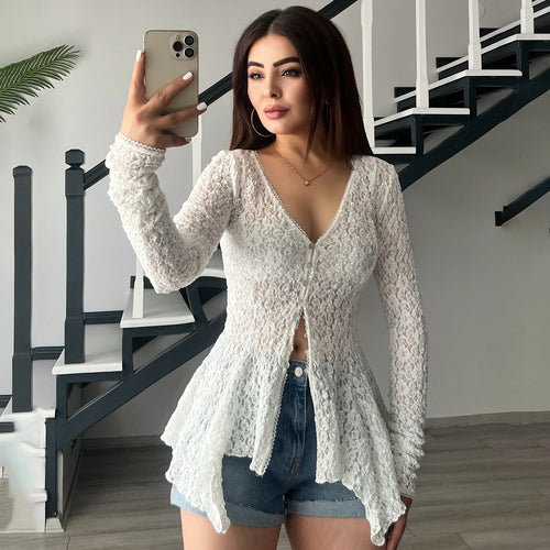 Damen Rüschenbluse aus feiner Spitze mit Knopfdetails EB