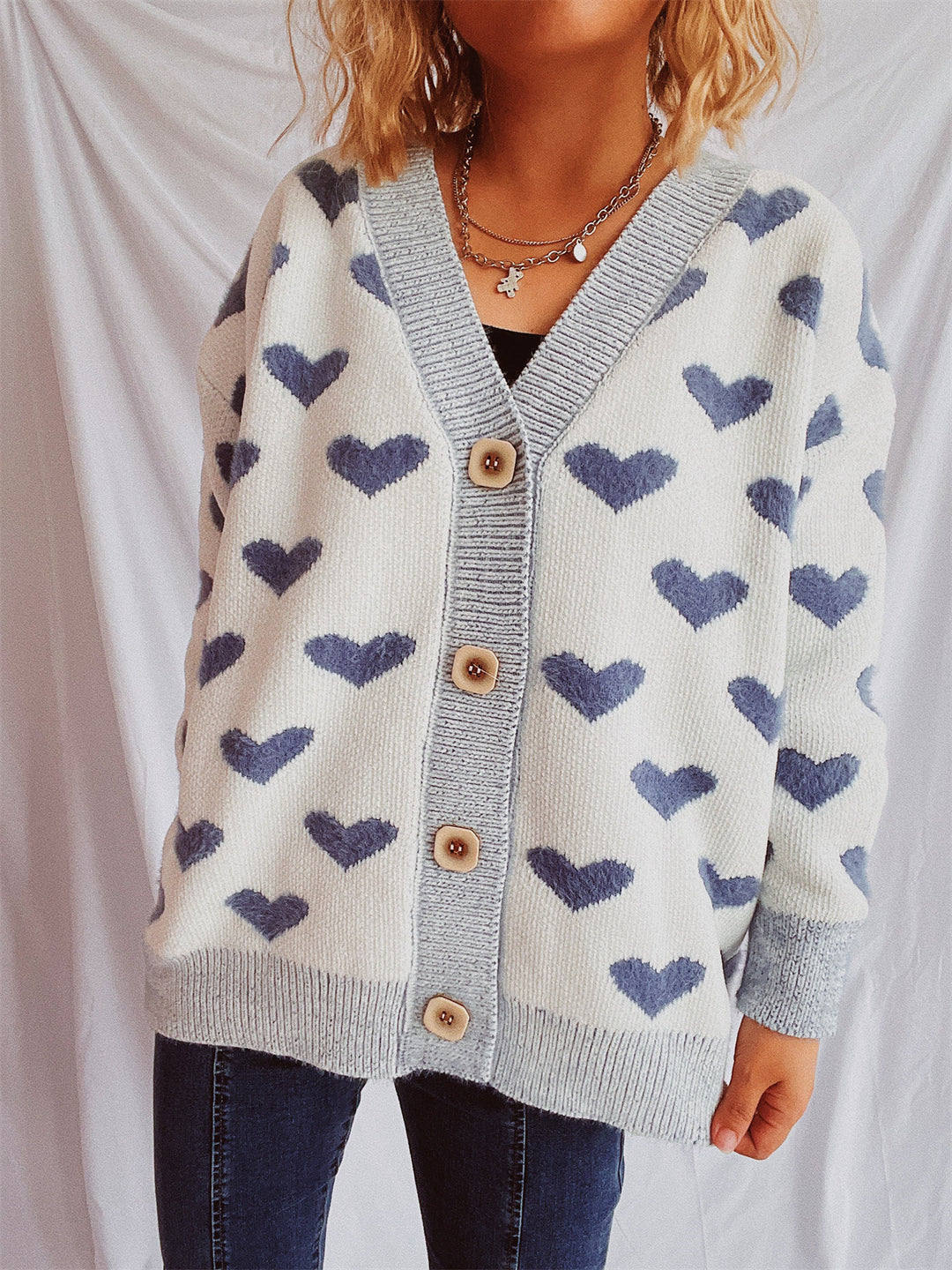 Damen Strickjacke mit herzförmigem Muster und knöpfbarem Design EB