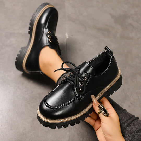 Damen Stilvolle Boots mit robustem Sohlenprofil und modischem Schnürsystem EB