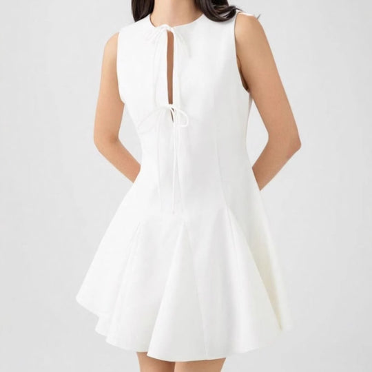 Damen Freizeitkleid mit raffinierten Knoten-Details und schwingendem Saum EB