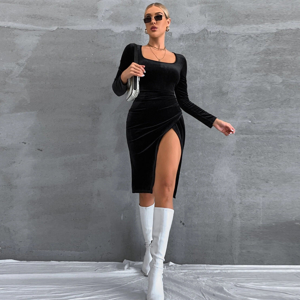 Damen Samt-Midikleid mit quadratischem Ausschnitt, taillierter Raffung und hohem Seitenschlitz Eichborn Berlin