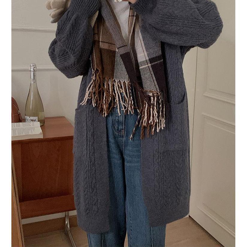 Damen Grobstrick Cardigan mit tiefen Taschen und elegantem Zopfdesign EB