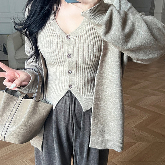 Damen Kuschelige Strickjacke mit Knopfleiste und V-Ausschnitt EB