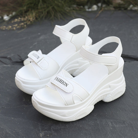 Damen Sportliche und stilvolle Plateausandalen mit verstellbaren Riemen EB