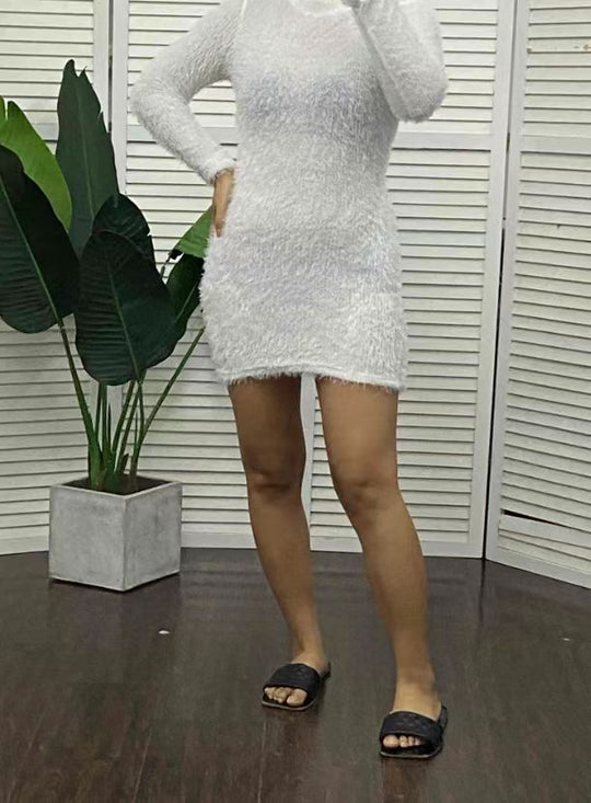 Damen Strickkleid mit hohem Kragen und figurbetonter Silhouette EB