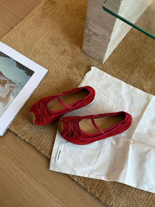Damen Ballerinas aus hochwertigem Wildleder mit Riemchen und dekorativer Schleife EB