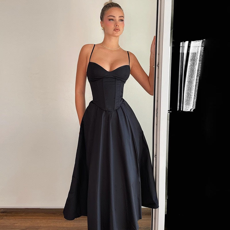 Damen Elegantes Abendkleid mit tailliertem Oberteil und schwingendem Rock EB