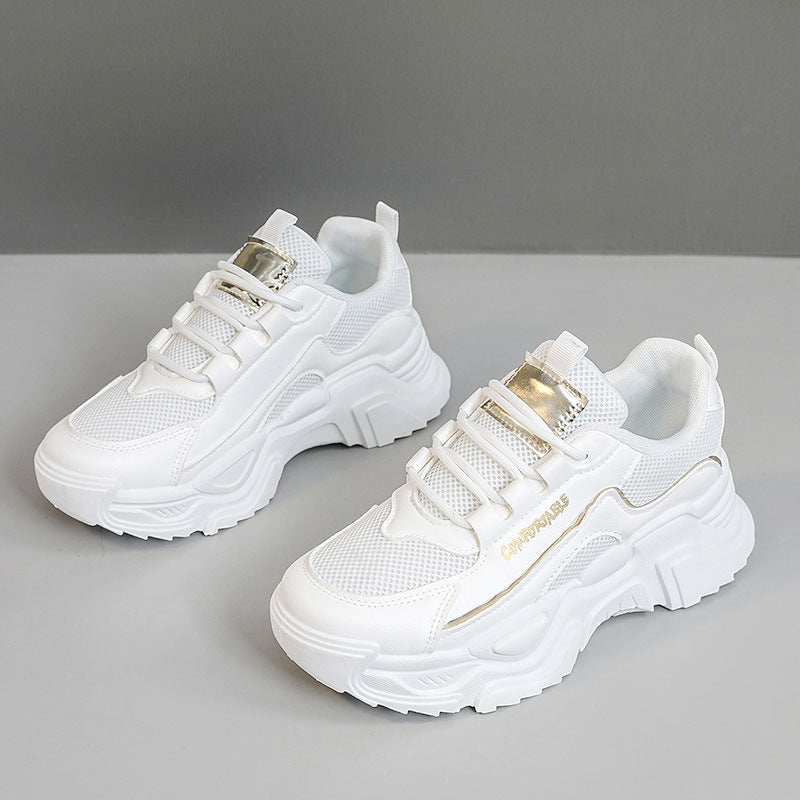 Damen Sportliche Sneakers mit modischer Metallic-Applikation und strukturierter Oberfläche EB