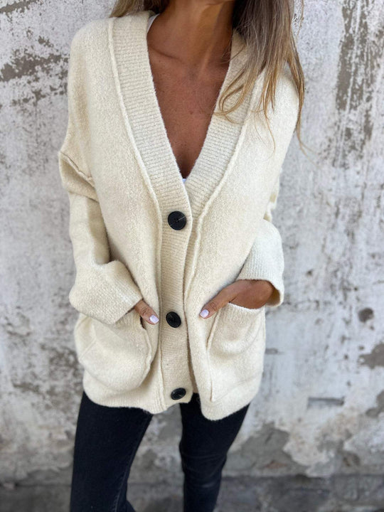 Damen kuschelige Strickjacke mit großen Taschen und Knopfdetails EB