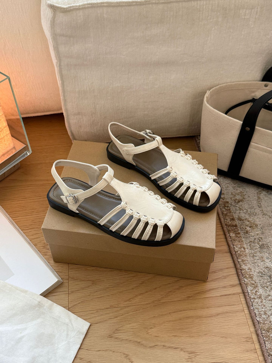 Damen Sandalen mit raffiniertem Riemendesign und komfortablem Fußbett EB