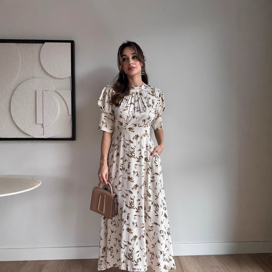 Damen Romantisches Maxikleid mit Rüschendetails und floralem Muster EB