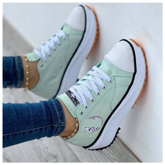 Damen Plateau-Canvas-Sneaker mit profilierter Gummilaufsohle und gepolstertem Komfortfußbett EB